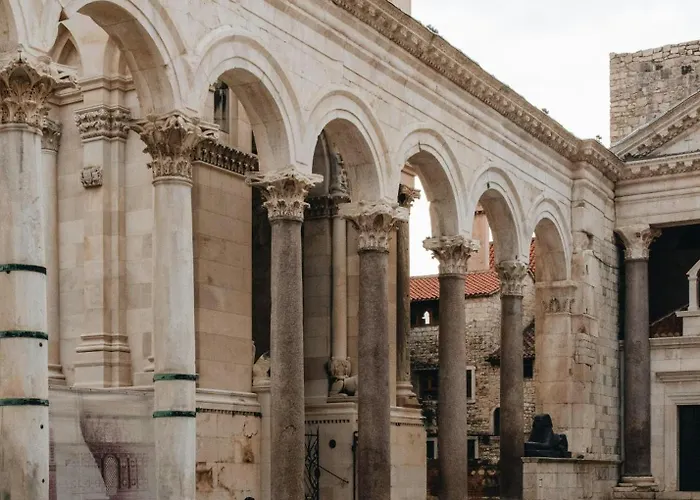 Studio Nana - By Golden Gate, Old Town Split